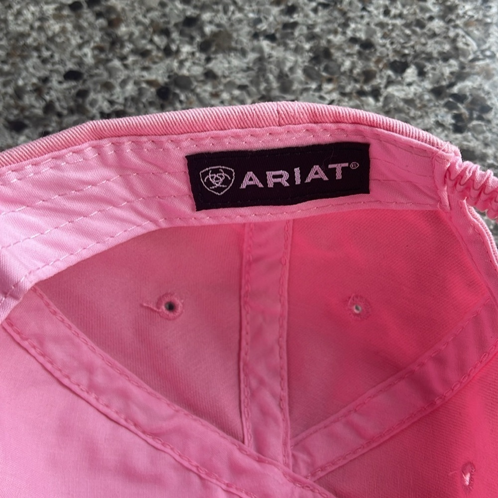 Ariat elastic back cap child’s pink with white lace‎ and logo on front . - Picture 7 of 14